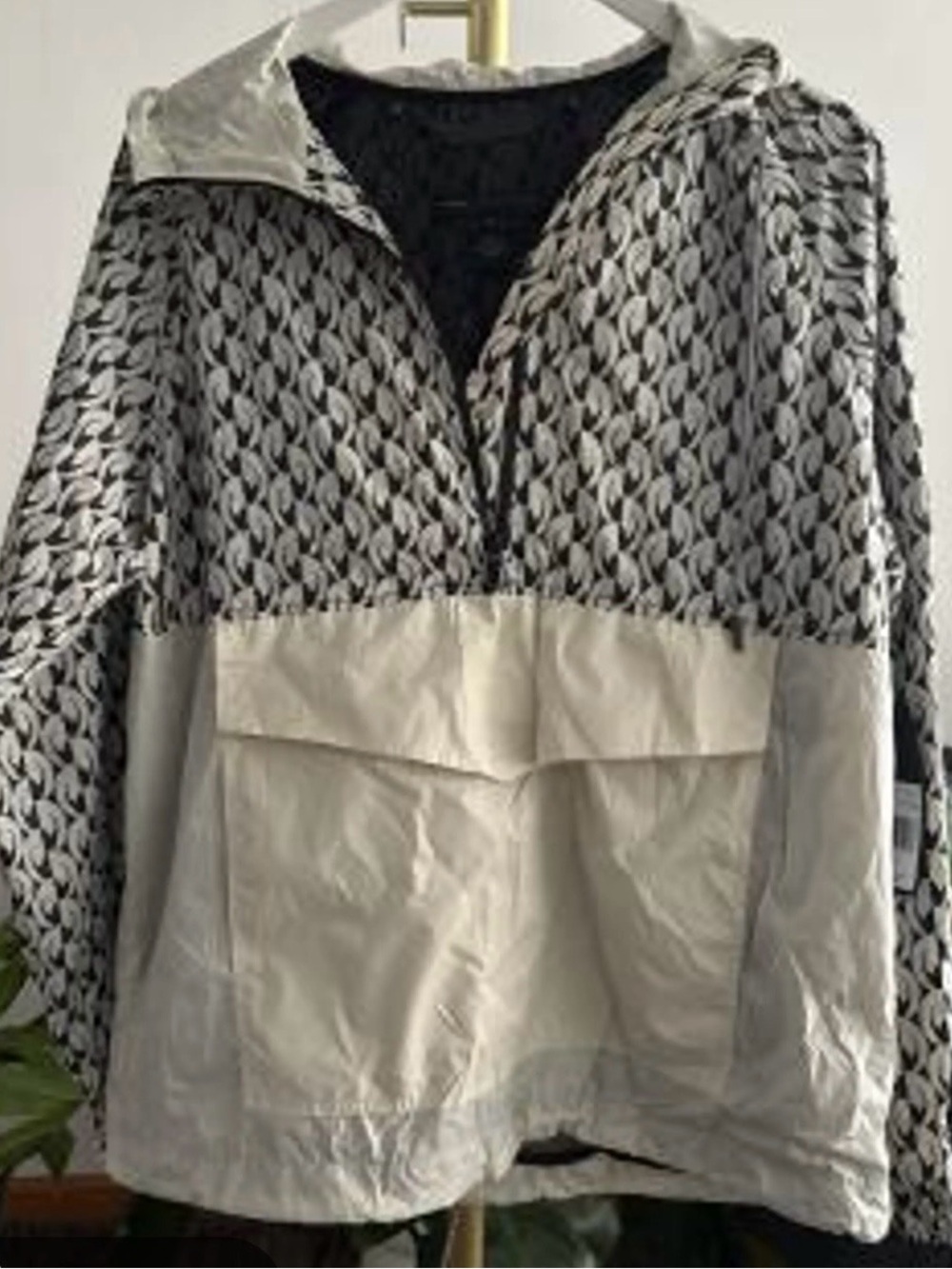 Marc by Marc Jacobs  Unisex geometric windbreaker Black and Cream Hooded Anorak